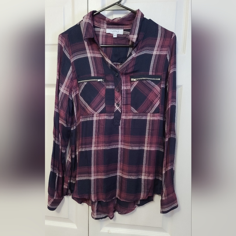 Soft plaid quarter button top